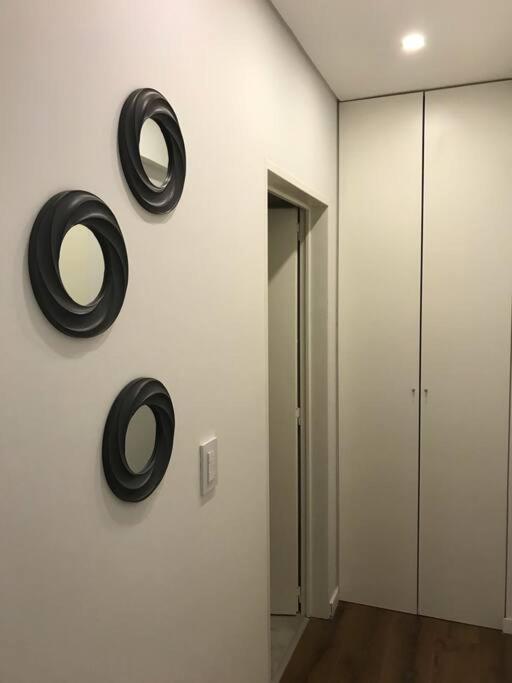 Suite In San Telmo Dormitorio En Suite Con Dos Banos Y Balcon A La Calle Buenos Aires Exterior foto